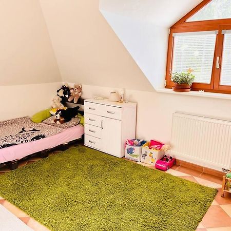 Apartman Se Zahradou 20 Minut Do Centra Prahy Ořech المظهر الخارجي الصورة